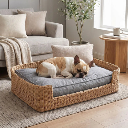 Coussin-déhoussable-chien-chiot-lit- rectangulaire, houss solide et résistante aux griffes 100% lin naturel respirant, mateals 4 saisons au rembourrage 100% coton haute densité, coutures renforcés et matelassés pour un couchage anti affaissement et soutien ergonomique pour chien et chiot de 0 à 45 kg max, disponible en 4 tailles S, M, L et XL de couleur gris au design chic et épuré-un chien de taille moyenne qui dort confortablement sur son coussin rectangulaire épais dans son panier en osier dans le salon