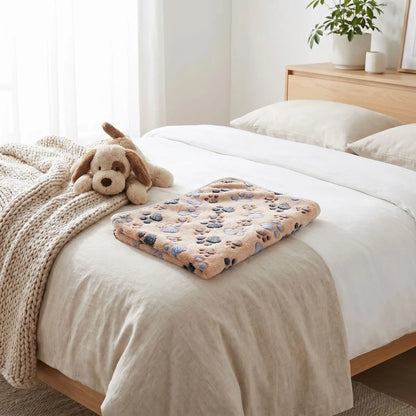 Couverture-pour-chien-design-pattes-de-chien-tissu corail toucher velours ultra-doux-coutures résistante et imperméable-lavable en machine pour chien de toute taille