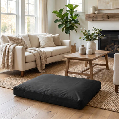 Housse-coussin-chien-100% imperméable-5-tailles S, M, L, XL et XXL-lavable en machine ou à l'éponge- anti-poils-antistatique-antibactérien-protection ultra-résistante en tissu Oxford 250 D résistant aux griffes et morsures de couleur noir-protection de couchage, coussin, lit, matelas, panier de forme rectangulaire-gros plan sur la housse douce et hypoallergénique et hygiénique noir qui protège la literie du chiot ou chien en 5 tailles S, M, L, XL et XXL pour toute tailles de chien dans le salon de la maison