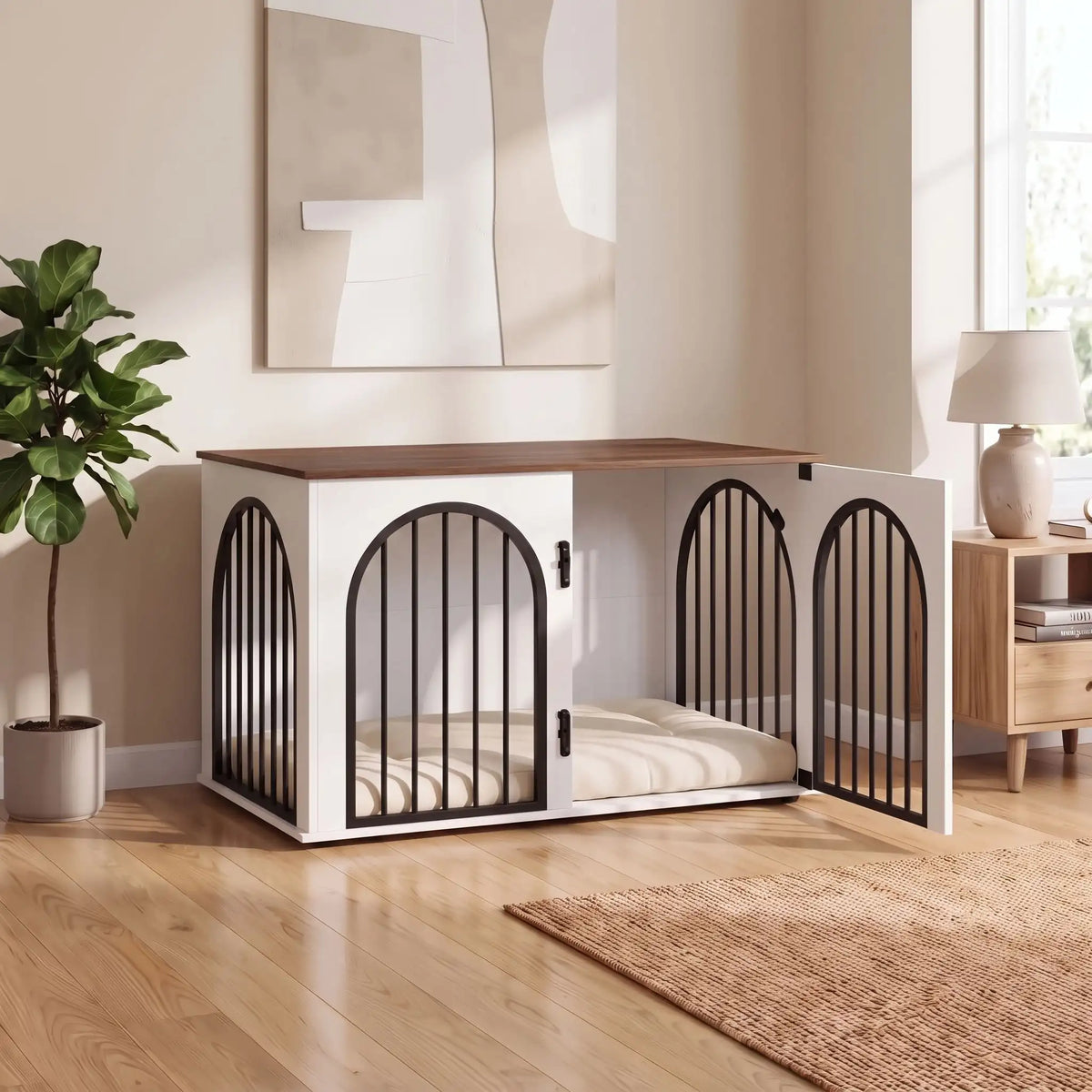 Meuble cage chien et chiot de petite à moyenne race ,bois naturel et bois blanc barreaux en acier inoxydable cylindrique de 1 cm d'épaisseur robuste et anti-déformation, 3 portes d'accès, double porte avant etporte latérale, respirante et ouverte avec fond en bois et ouverture par barreaux sur 180° degrés pour chiot et chien de 0 à 15 kilos-gros plan sur le meuble niche en bois blanc et naturel avec une des ses portes ouverte et les 2 autres fermées dans le salon 