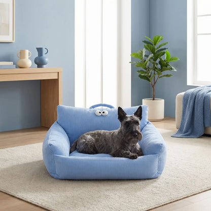 Canape-lit-chien-apaisant, mini fauteuil en lin et rembourrage épais 100% coton haute densité, avec accoudoir et dossier ergonomique, lavable en machine, antidérapant et fond imperméable anti-moissisure, housse 100% lin résistant aux griffes et respirant pour un couchage 4 saisons pour chiot et chien de petite taille de 0 à 10 kilos max-un  Scottish Terrier couché confortablement niché dans le petit canapé moelleux de couleur bleu avec dossier et accoudoirs rembourrés 100% coton avec design original