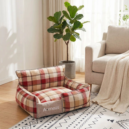 Panier-chiot-déhoussable-4-saisons, lavable en machine, housse en tissu respirant lin et coton, rembourrage 100% coton haute densité épais et ergonomique, coutures solides et résistant aux griffes et morsures, design ectangulaire avec dossier plus haut et épais que les rebords latéraux style canapé moelleux,  motif carreaux écossais pour chiot de 0 à 15 kilos-gros plan sur le panier rectangulaire rouge en forme de canapé/fauteuil rembourré 100% coton haute densité moelleux et ergonomique 100% déhoussable 