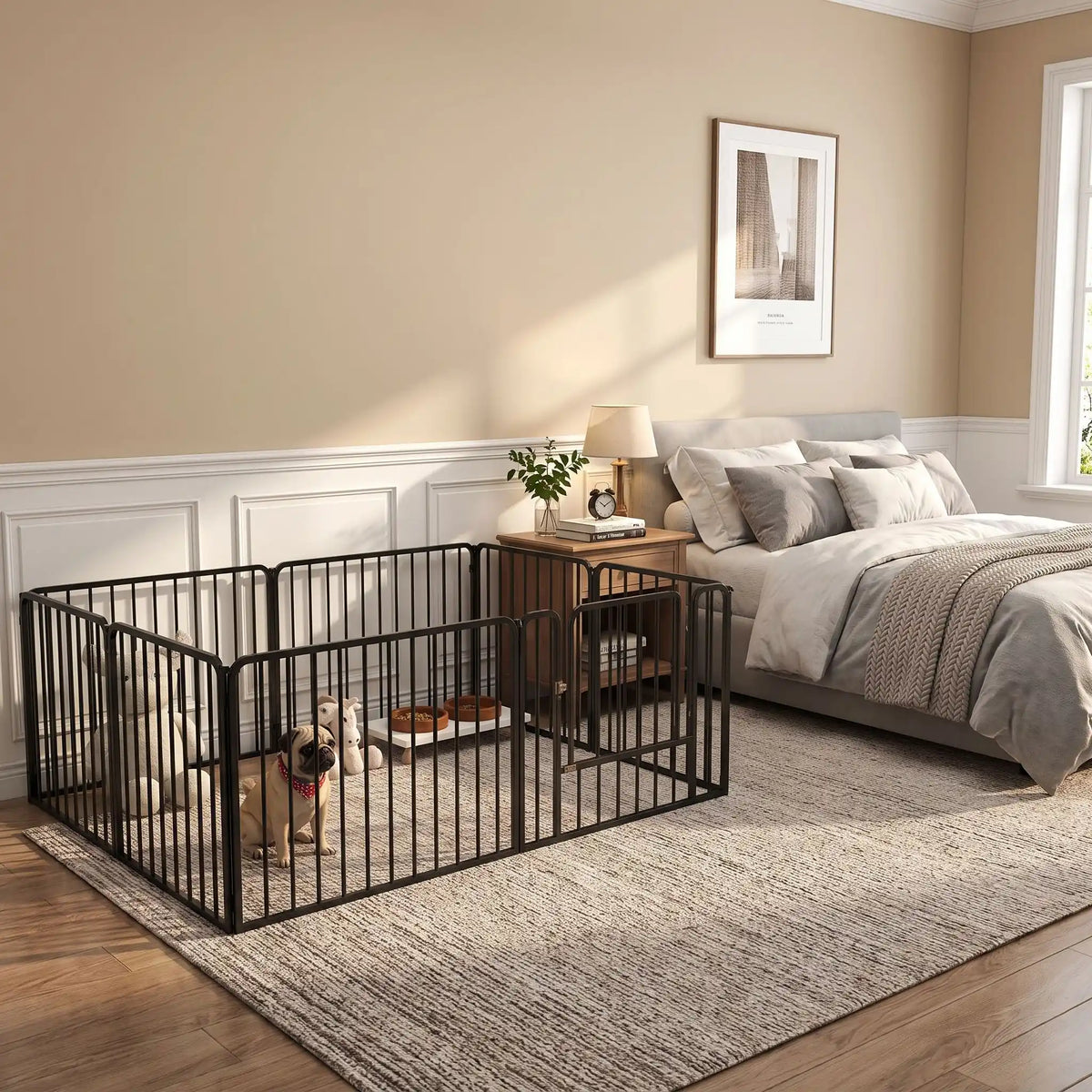 Parc-pour-chiens-chiots-intérieur- modulable avec panneaux, 1 porte avec serrures, adaptable en plusieur forme rectangulaire, hexagonal, carré,en barrière pour les chiot et petit chien d'une hauteur maximum de 40 cm du sol au haut de l'épaule du chien, dimensions généreuses et robuste, pour une utilisation intérieur et extérieur avec ses piquet de fixation, pliable et transportable-un chiot assis en toute sécurité dans le parc en acier noir en version rectangulaire avec jouets et sa station d'alimentation
