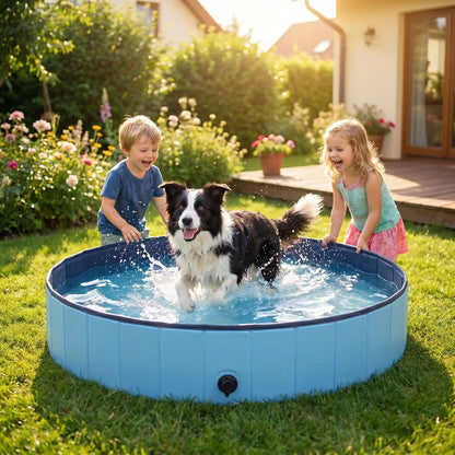 Piscine-pour-gros-chien-rigide-xxl, panneaux MDF robuste anti-affaissement, pliable et lavable de diamètre 160 cm et de 30 cm de hauteur étudié pour une entrée et sortie facile et sécurisé pour le chien avec bouchon de vidange pratique et rapide, polyvalente piscine à balle, bassin, baignoire pour toilettage-un chien de taille moyenne qui saute dans la grande piscine robuste sous les rires et les éclaboussures sur les deux enfants dans le jardin de la maison en été