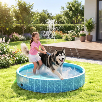 Piscine-rigide pour grand chien-xxl avec raccord universel au tuyau d'arrosage pour jets d'eau,rigide-vidange rapide et facile,pliable, transportable en panneaux de fibres rigides et naturels avec PVC ultra-résistant avec couche intérieure renforcée pour chien de grande race, fond antidérapant et résistant aux griffes-un chien de grande race à poils long et une petite fille qui jouent dans la grande piscine pour chien rigide avec les jets actionnés pour se rafraichir en été dans le jardin du pavillon