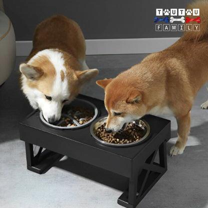 gamelle-chien-surelevee-3-hauteurs-lavable-avec-deux-gamelles-inox-deux-chiens-qui-mange-dans-l-une-des-deux-gamelle-sur-le-support-surélevé-avec-gamelle-calssique-ou-anti-glouton